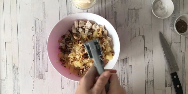 Рецепт салата в тарталетках с ананасом и курицей