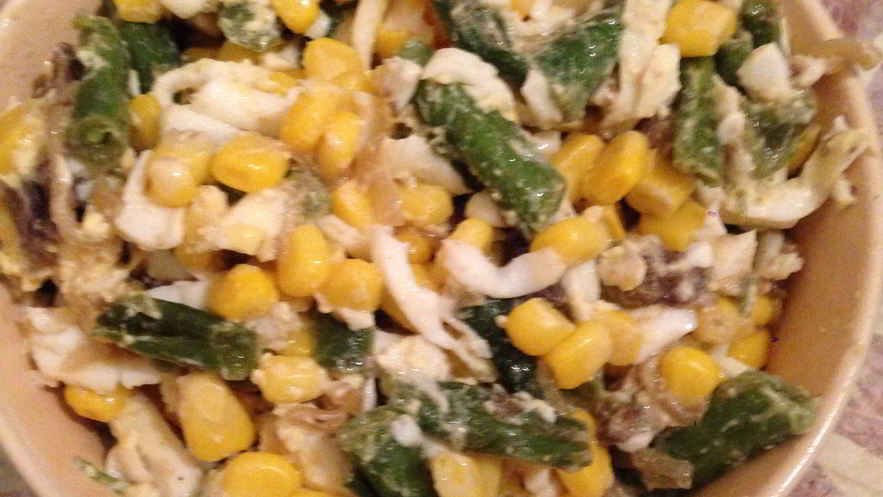 Рецепт салатика с грибами и стручковой фасолью