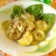 Рецепт Теплого салата из кабачков и баклажанов с карри, жареным чесноком и кунжутом