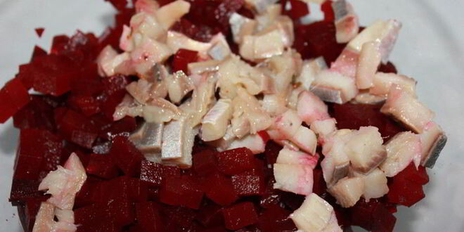 Рецепт ленивого винегрета с селедкой