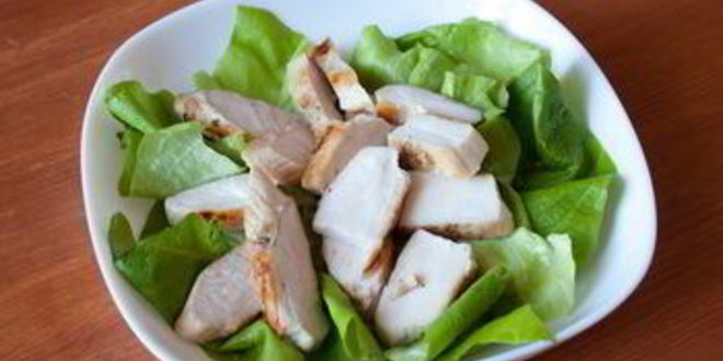 Рецепт салата с курицей, томатами и шафрановым винегретом