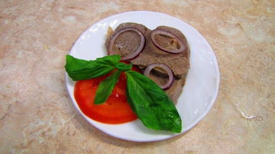 Рецепт телятины, маринованной в соусе винегрет с репчатым луком