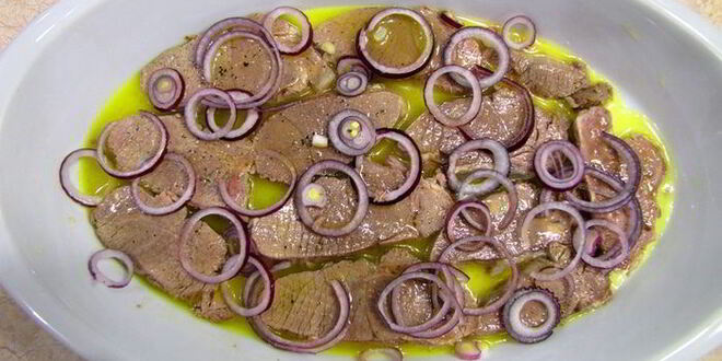 Рецепт телятины, маринованной в соусе винегрет с репчатым луком