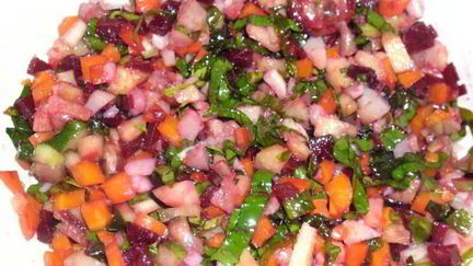 Рецепт Винегрета без капусты с ботвой, яблоками, грибами