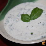 Рецепт Йогуртового соуса с петрушкой, базиликом и прованскими травами