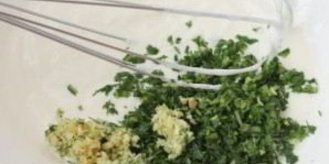 Рецепт сметанного соуса с зеленью