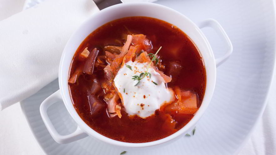 Рецепт борща с куриной грудкой и грибами