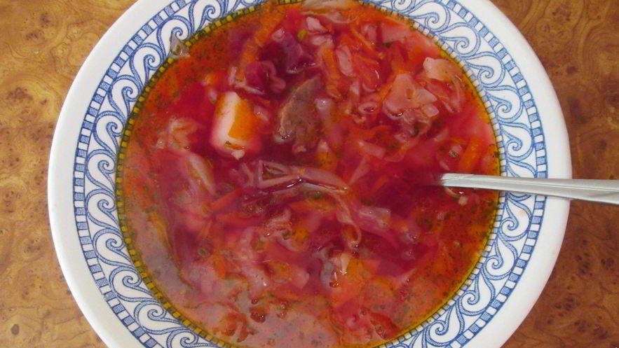 Рецепт борща с тушенкой и помидорами