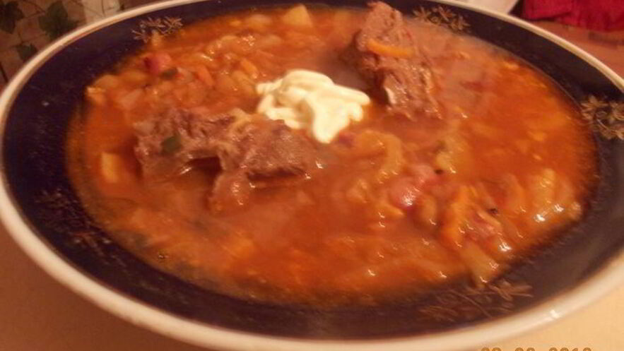 Рецепт борща, заправленного старым салом и чесноком