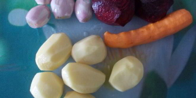 Рецепт борща, заправленного старым салом и чесноком