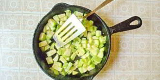 Рецепт летнего борща с кабачками