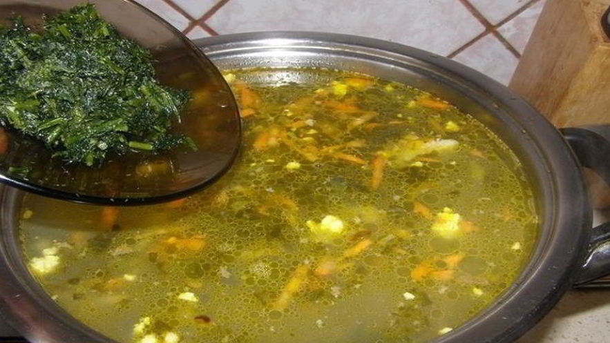 Рецепт зеленого борща на сыворотке