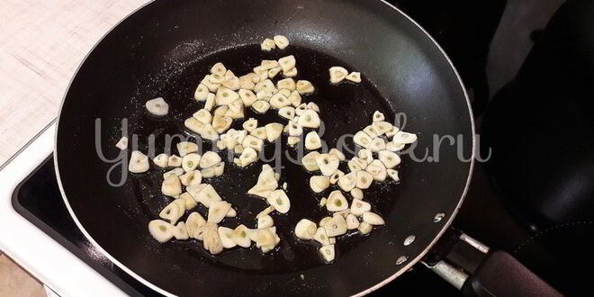 Рецепт бульона с яичной паутинкой, томатами и зеленым луком