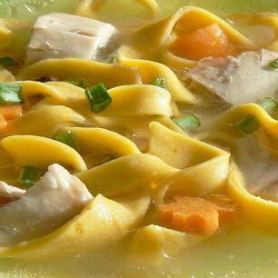 Рецепт Домашней лапши из тыквы на курином бульоне