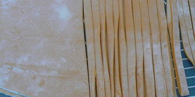 Рецепт домашней лапши из тыквы на курином бульоне