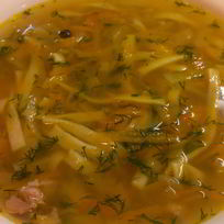 Домашняя лапша на курино-капустном бульоне по-варшавски