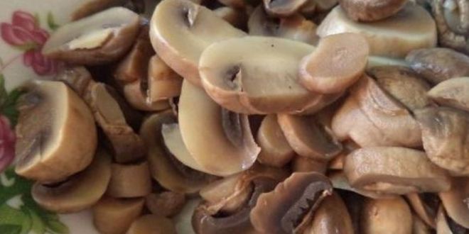 Рецепт грибного супа на курином бульоне