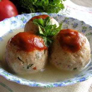 Рецепт Канедерли из хлеба и колбас в бульоне