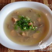 Китайский бульон с рисовой лапшой