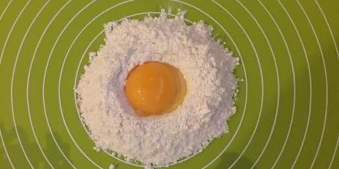 Рецепт куриного бульона с домашней лапшой