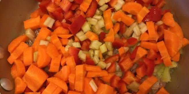 Рецепт куриного бульона с домашней лапшой