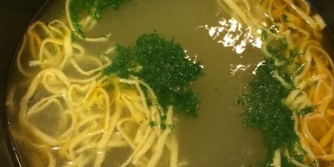 Рецепт куриного бульона с домашней лапшой