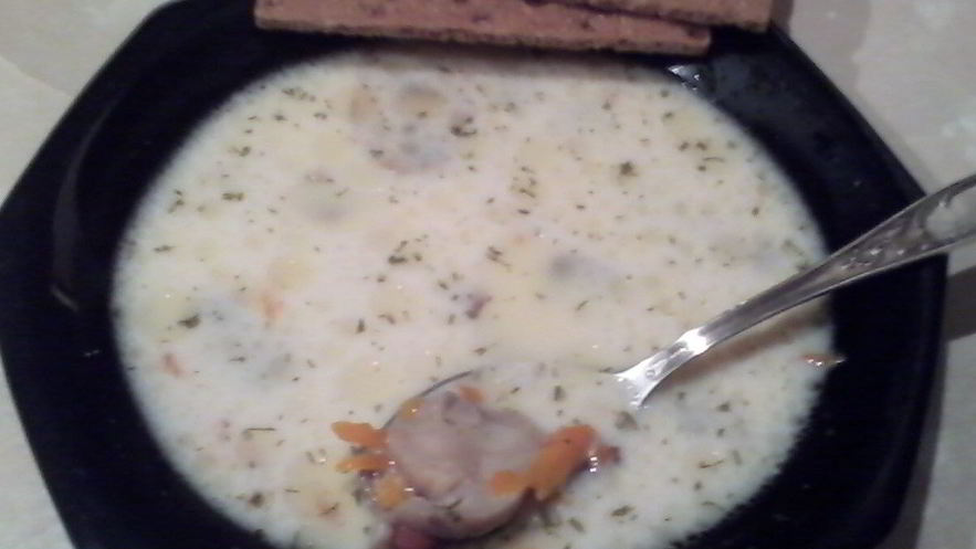 Рецепт куриного бульона с грибами и плавленным сырком