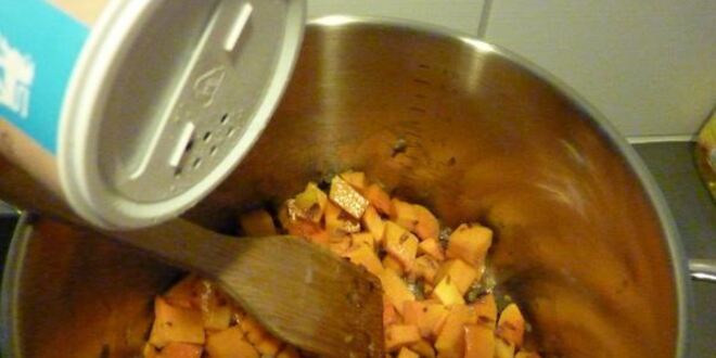 Рецепт супа на курином бульоне с мускатной тыквой и луком