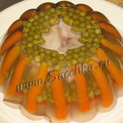 Рецепт Заливного на курином бульоне с горошком и морковью