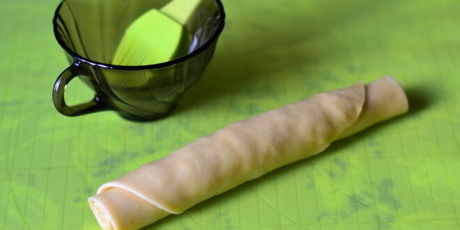 Рецепт горохового супа с чесночными рулетиками