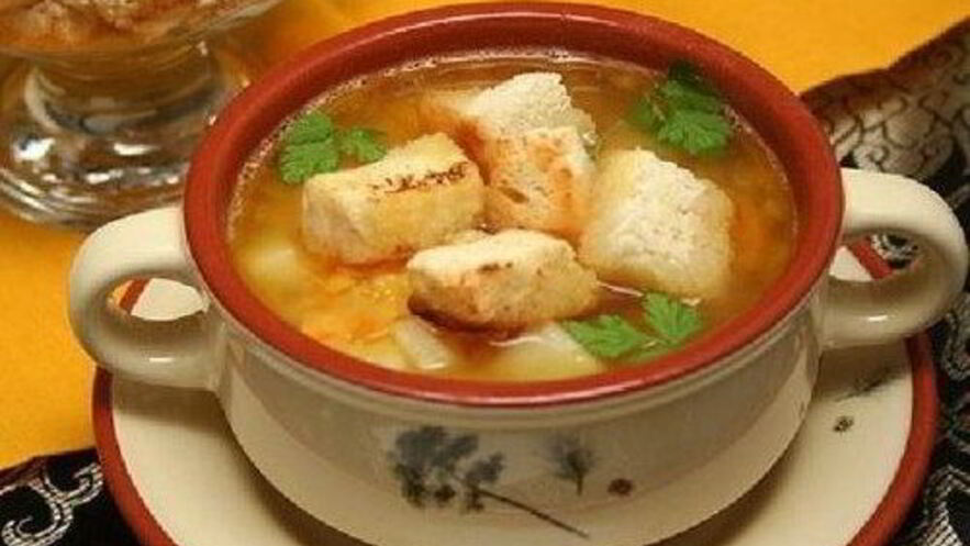 Рецепт горохового супа с копчеными ребрышками и сельдереем