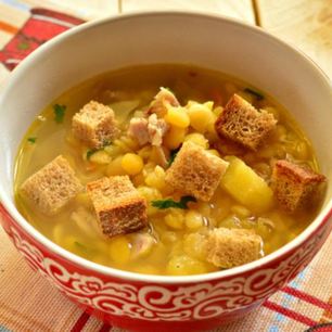 Рецепт Горохового супа с курицей и сухариками