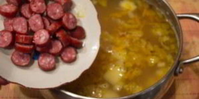 Рецепт горохового супа с охотничими колбасками