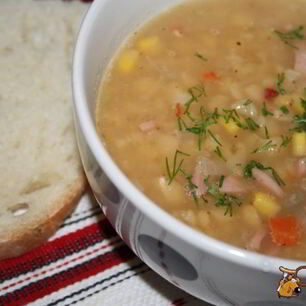 Рецепт Горохового супа с сосисками и сладкой кукурузой