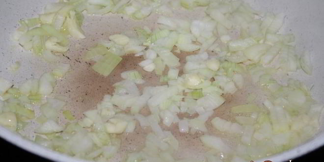 Рецепт горохового супа с сосисками и сладкой кукурузой