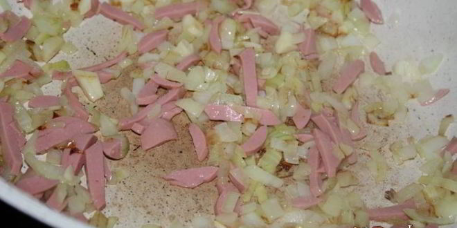 Рецепт горохового супа с сосисками и сладкой кукурузой