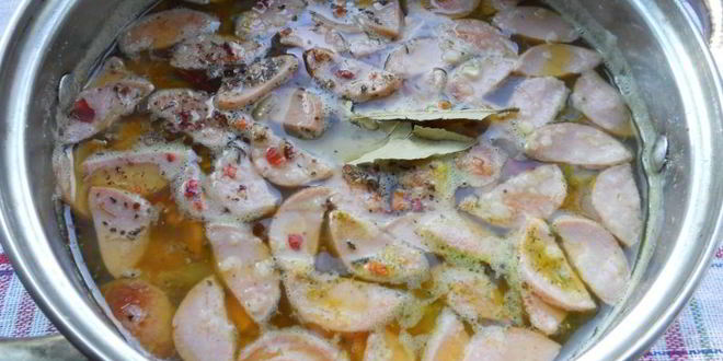 Рецепт картофельного супа с сосисками и яйцом