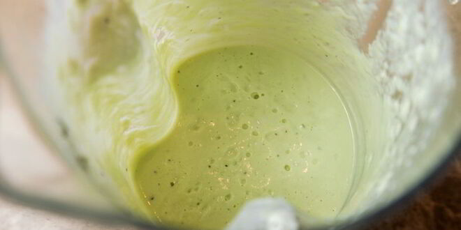 Рецепт холодного йогуртового супа из авокадо