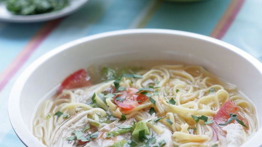 Рецепт холодного острого супа с овощами и лапшой