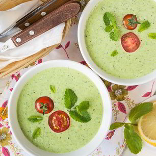 Рецепт Холодного супа из огурца и цуккини