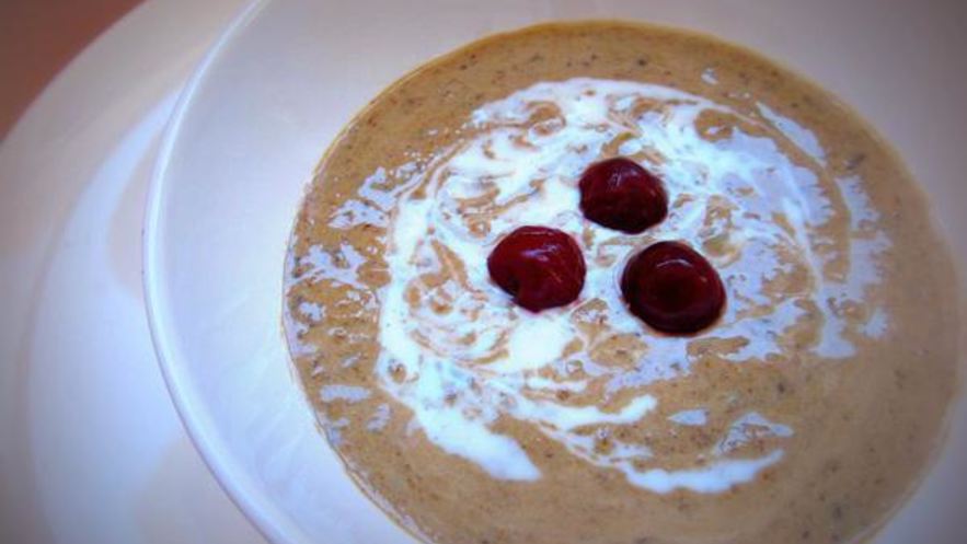 Рецепт холодного супа-пюре с черносливом и отрубями