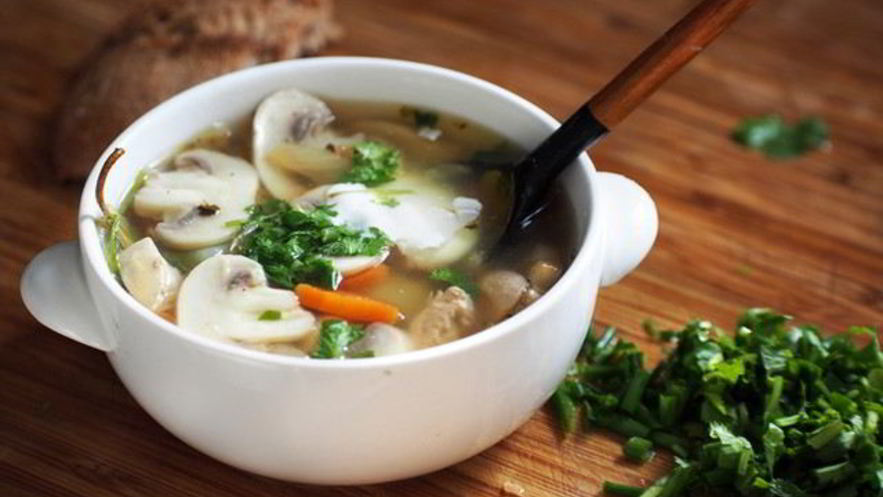 Рецепт холодного супа с шампиньонами и курицей