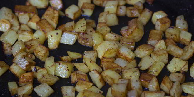 Рецепт окрошки на кефире с жареной картошкой