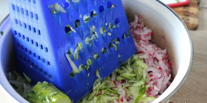 Рецепт окрошки на сыворотке с ветчиной