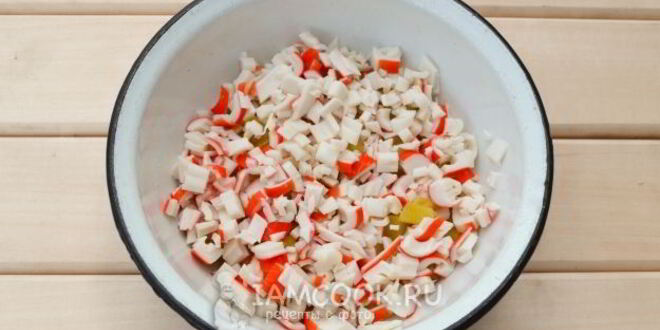 Рецепт окрошки с крабовыми палочками