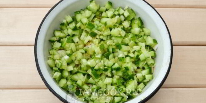 Рецепт окрошки с крабовыми палочками