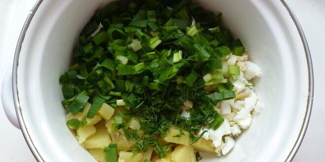 Рецепт окрошки с малосольной семгой