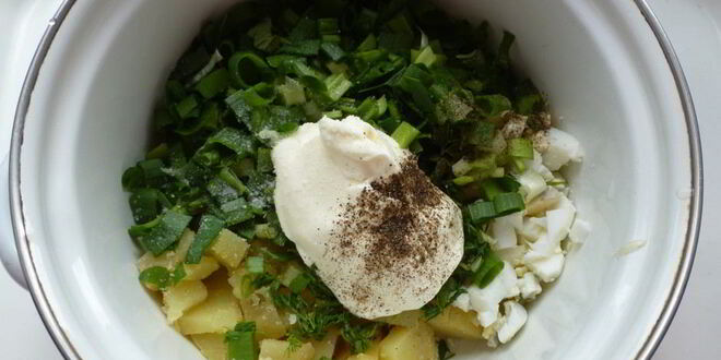 Рецепт окрошки с малосольной семгой