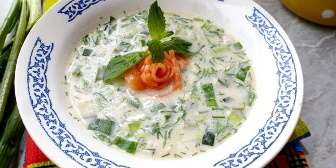 Рецепт окрошки с малосольной семгой