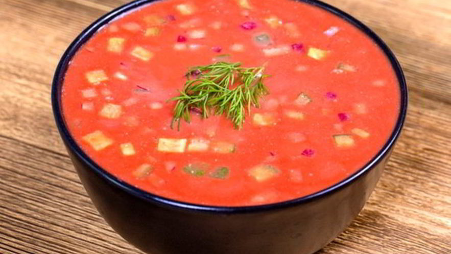 Рецепт пикантной окрошки с килькой в томатном соусе